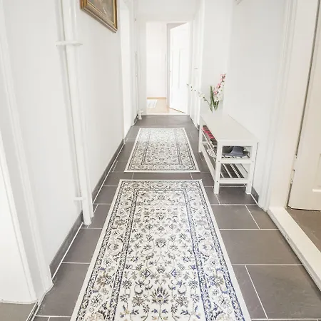Alpi Apartman *