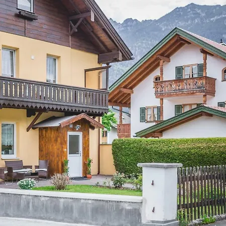 Alpi Apartment *